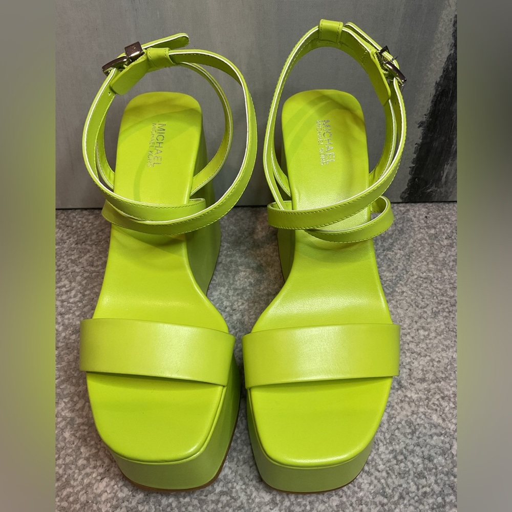 Michael Kors Paola Leather Wedge Sandals in Bright Limeade - 8M (NIB) - Picture 2 of 16